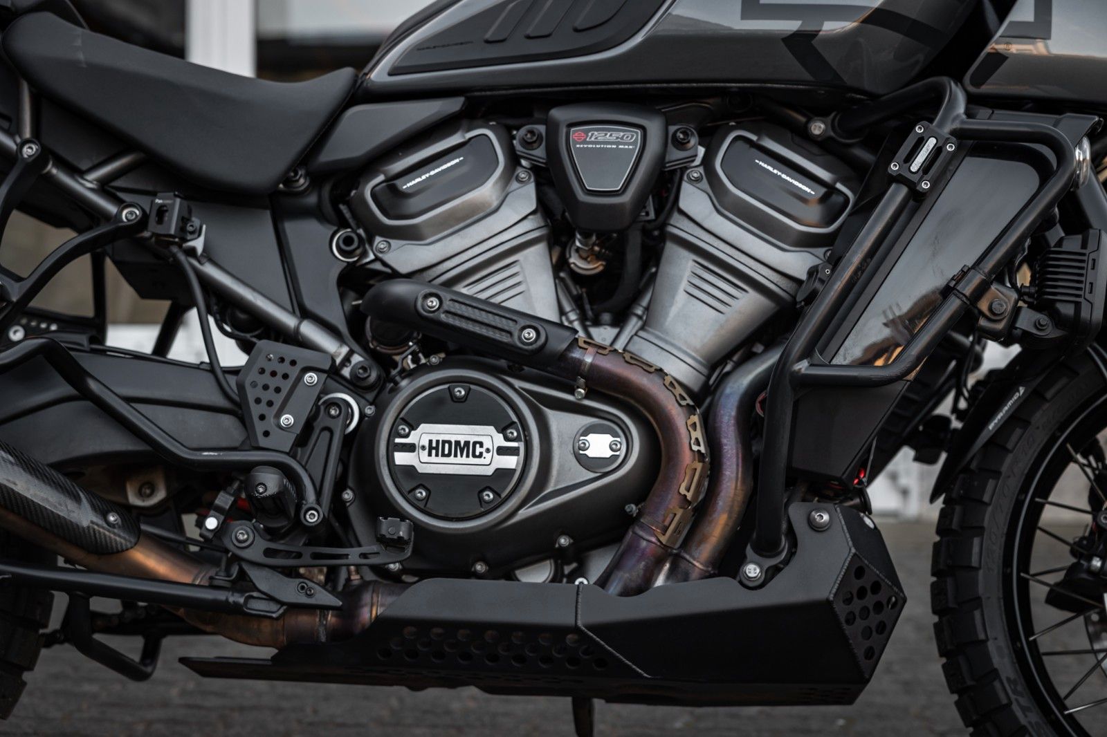 Fahrzeugabbildung Harley-Davidson RA1250S Pan America Special - JEKILL & HYDE -