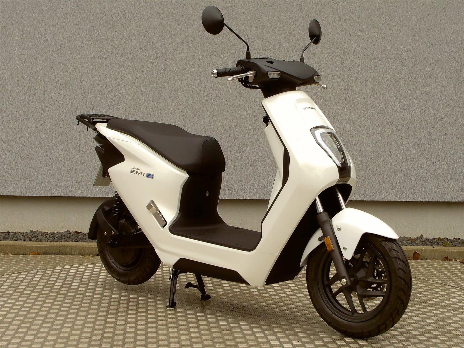 Honda EM1 e