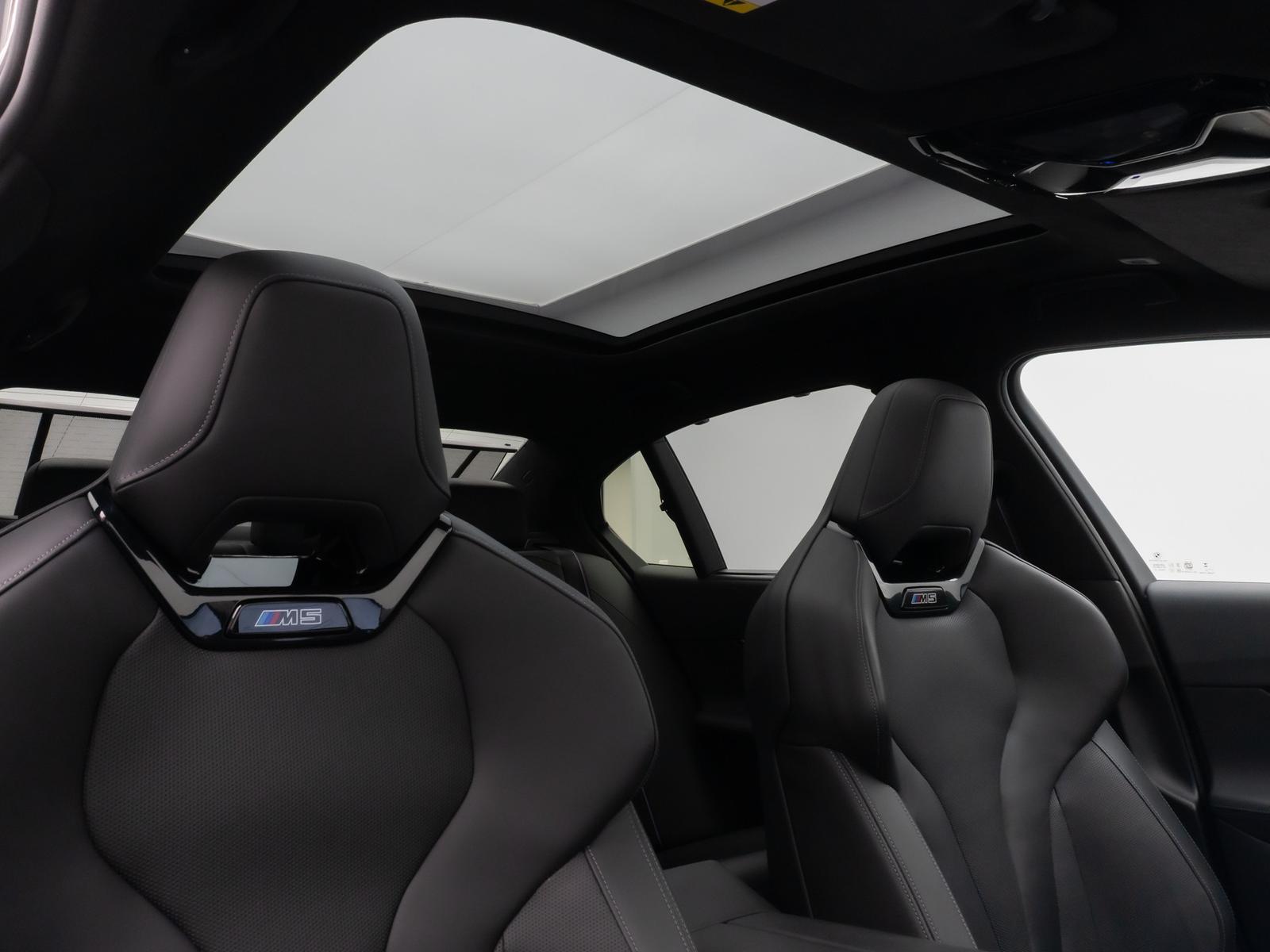 BMW M5 xD Panorama 360°B&W HUD M-Driversp. Komfort 