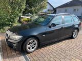 BMW Touring 320i - BMW 320 aus 2009: Kombi, 320i