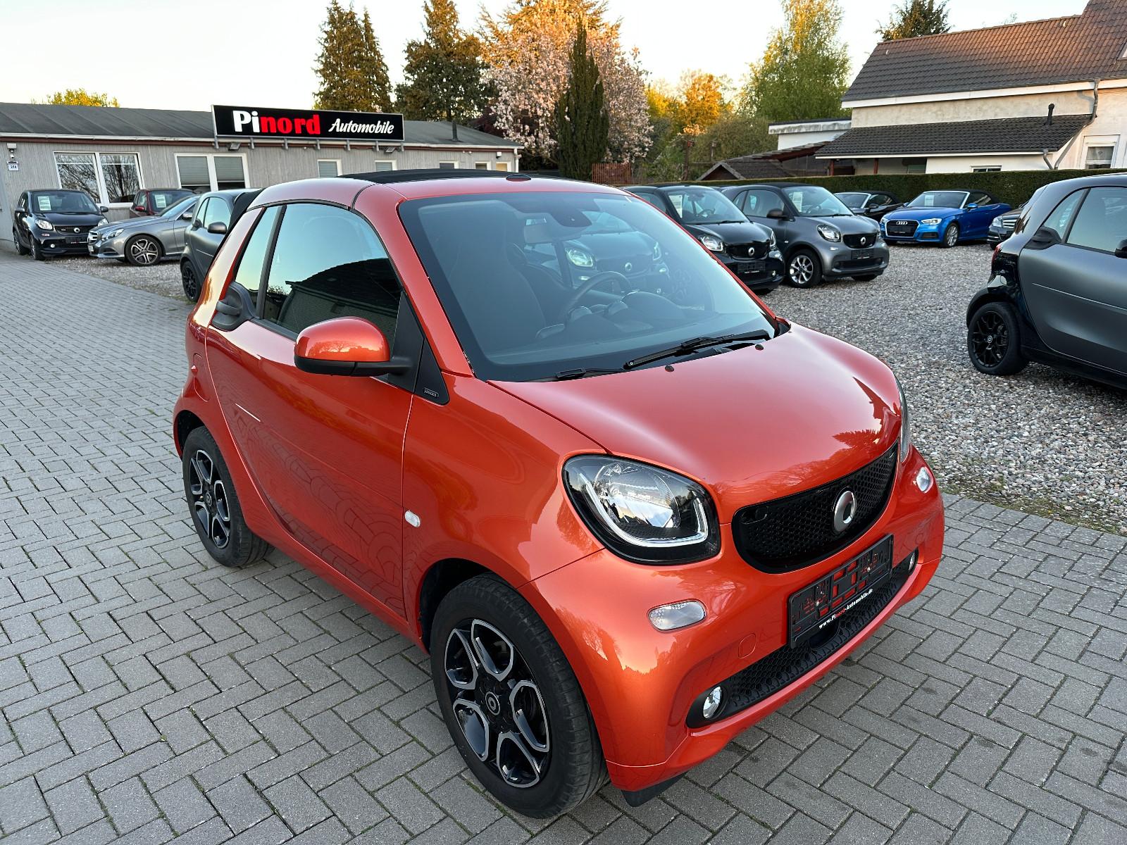 Smart ForTwo cabrio Passion LED-NAVI-90PS-KAM-DAB-ALU