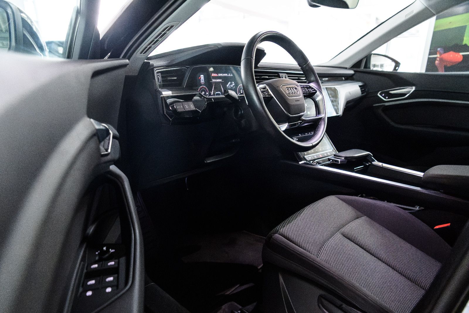Fahrzeugabbildung Audi e-tron 50 quattro LED+NAVI+SZH+RFK