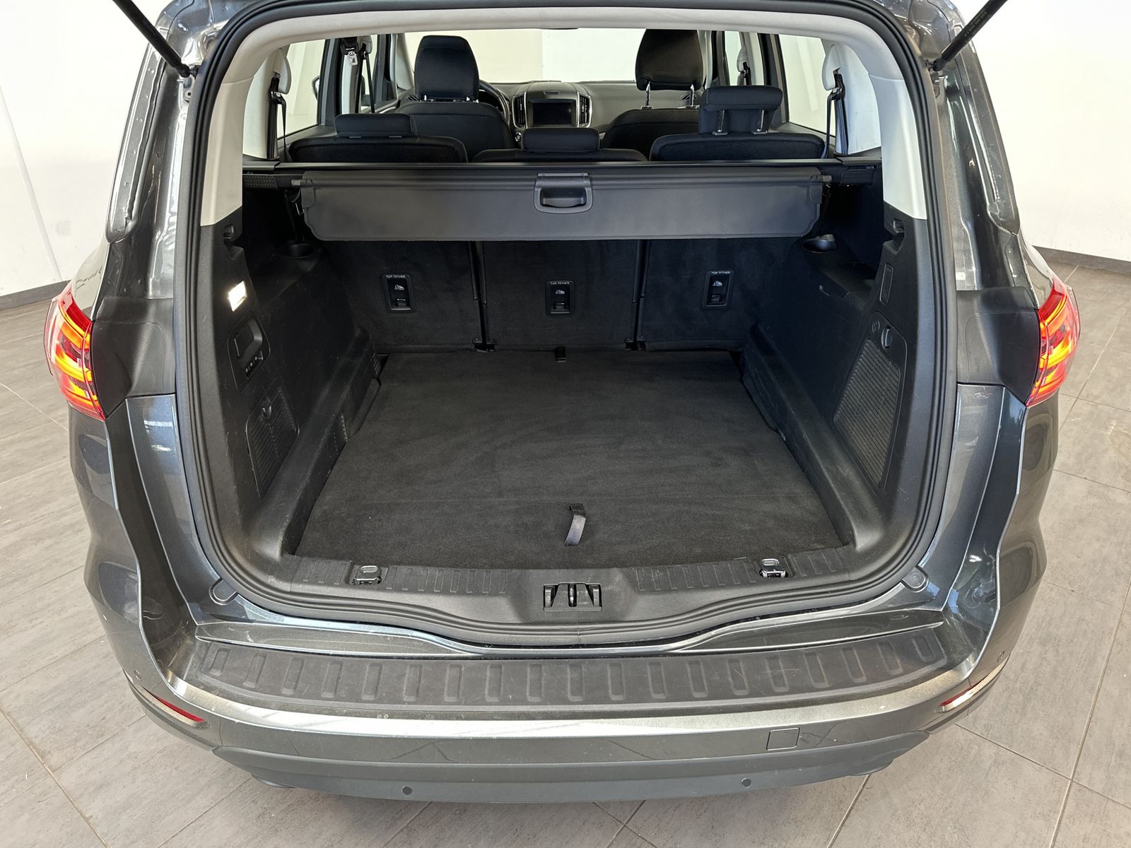 Fahrzeugabbildung Ford S-MAX 2.0 EB Titanium Aut. NAV+LED+KAMERA+17ZOLL