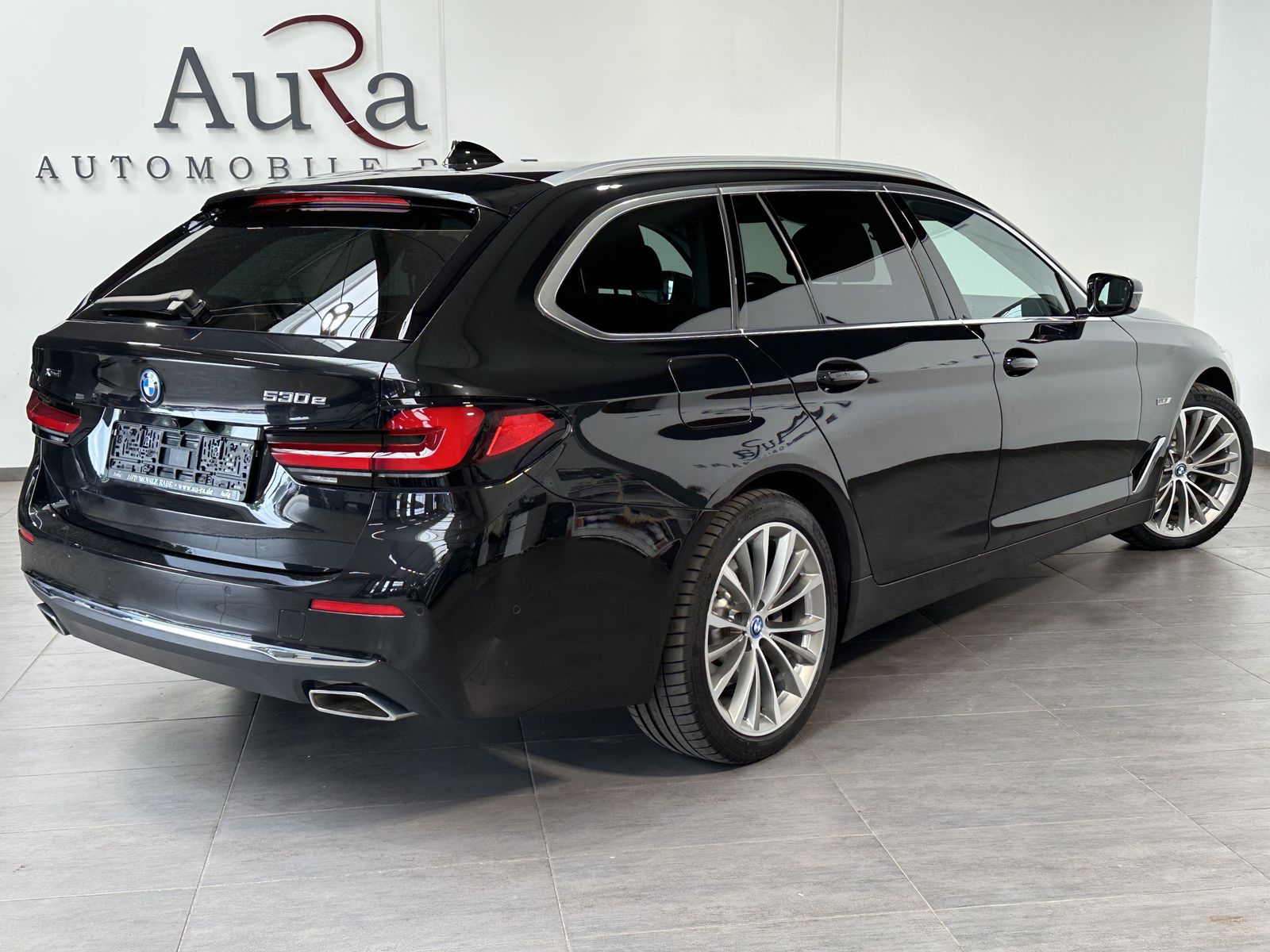 Fahrzeugabbildung BMW 530e Touring xDrive Luxury NAV+LASER+HUD+H&K+ACC