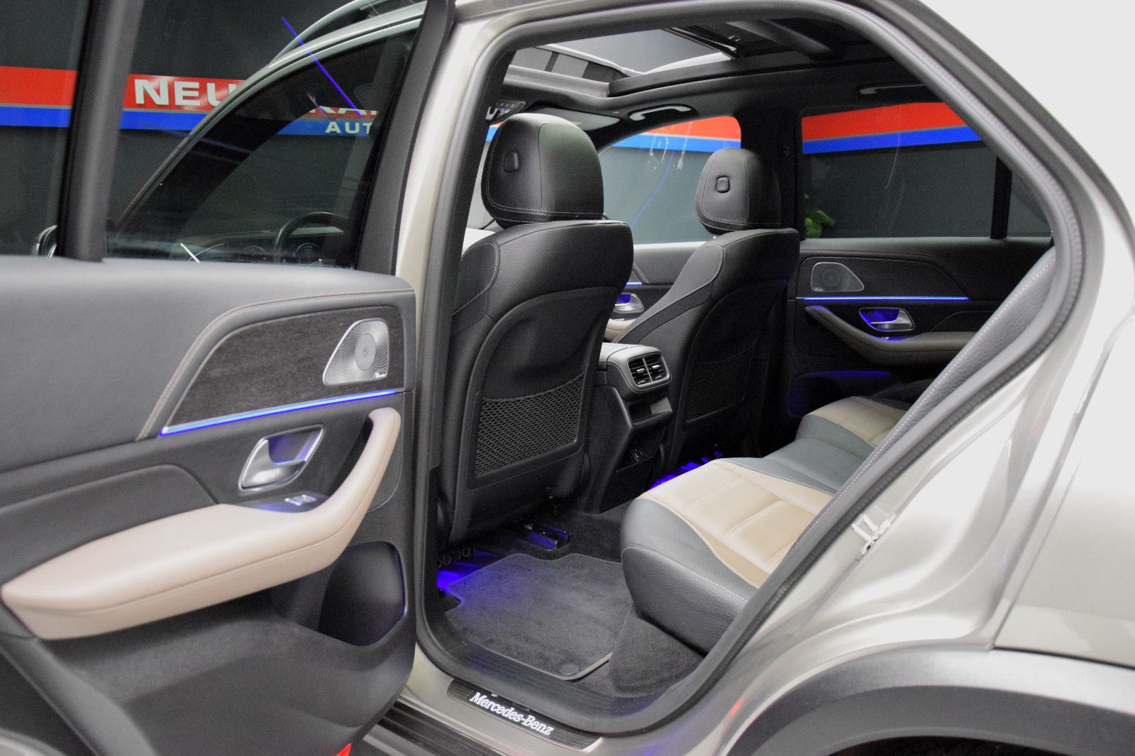 Fahrzeugabbildung Mercedes-Benz GLE 300d 4Matic Pano HuD Airmatic Burmes Standhz