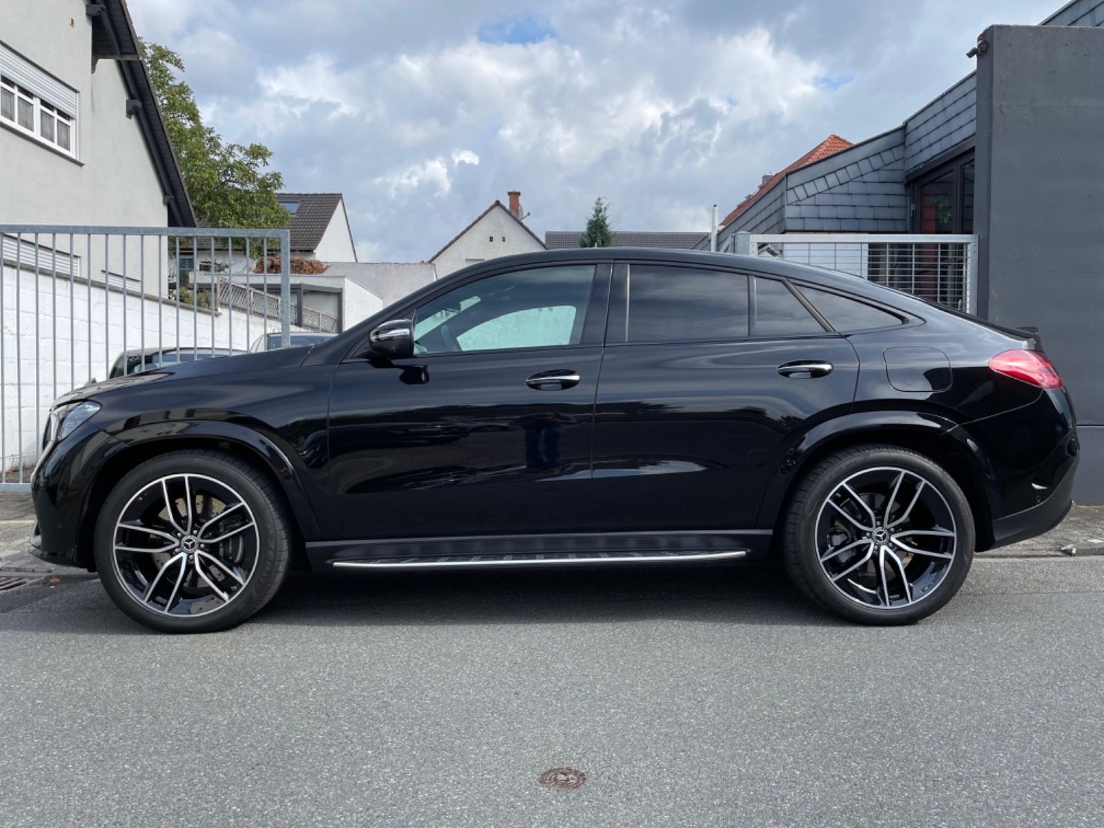 Fahrzeugabbildung Mercedes-Benz GLE 350 de Coupé Facelift |AMG|HUD|360°|22"|AHK