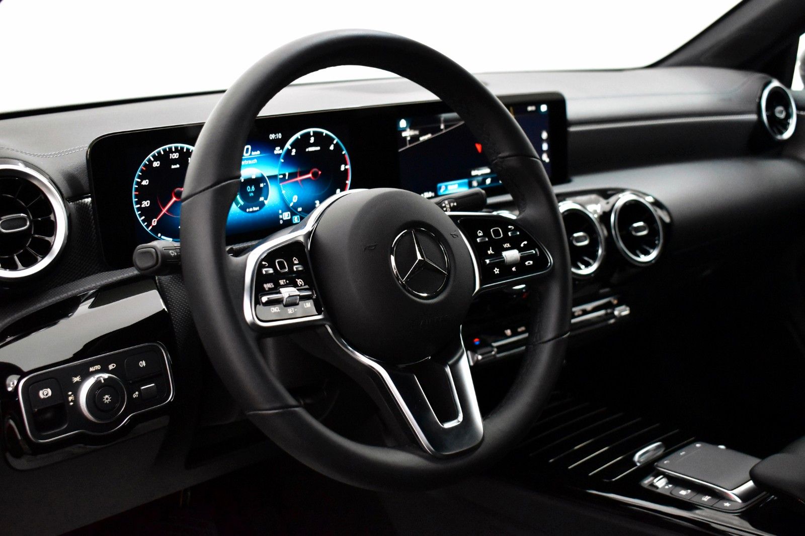 Fahrzeugabbildung Mercedes-Benz CLA 200 d SB Progressive ,Leder,Navi,LED,AHK,+WR