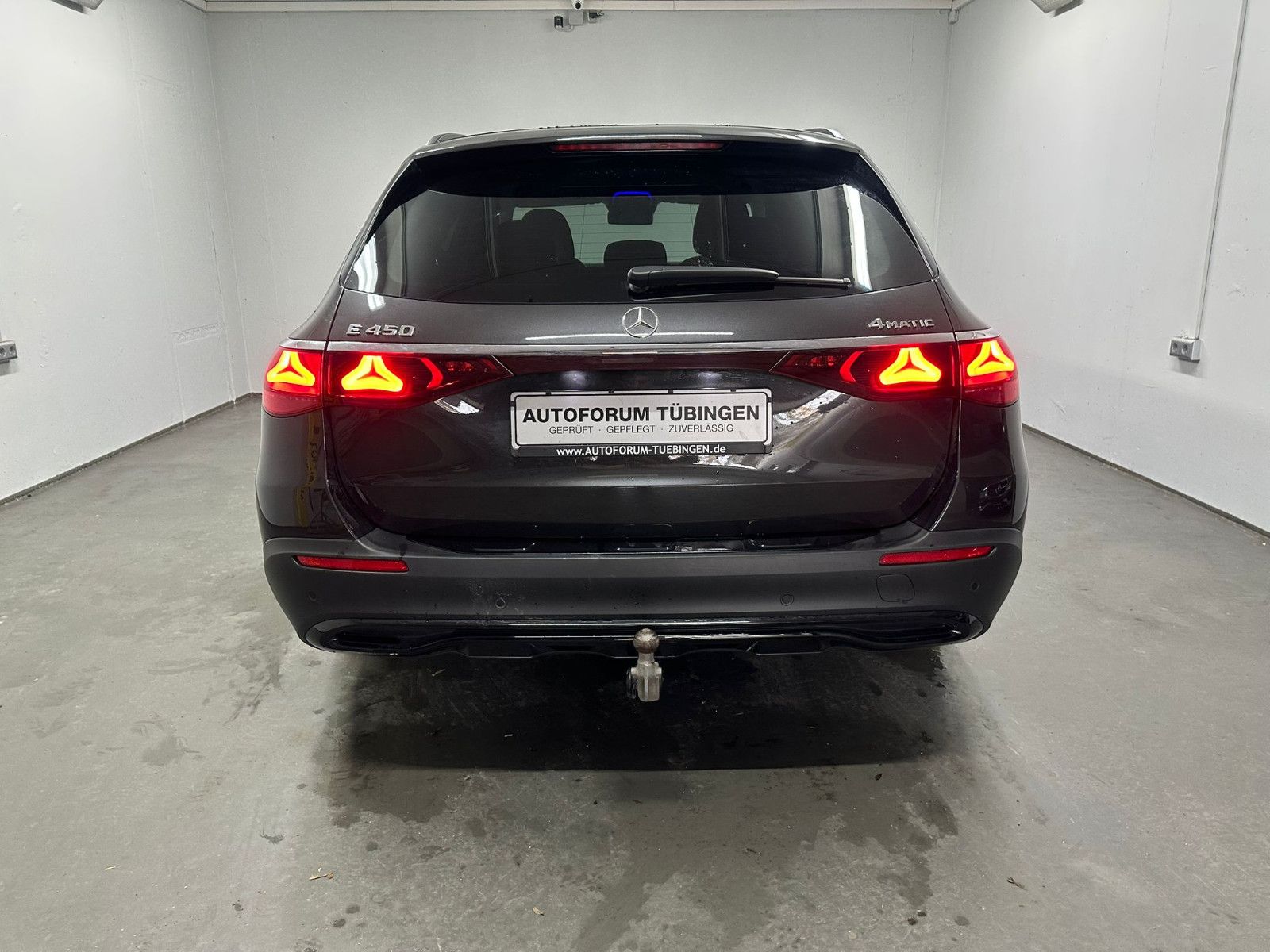 Fahrzeugabbildung Mercedes-Benz E 450 4MATIC T All-Terrain Autom. *AHK*AMBIENTE*