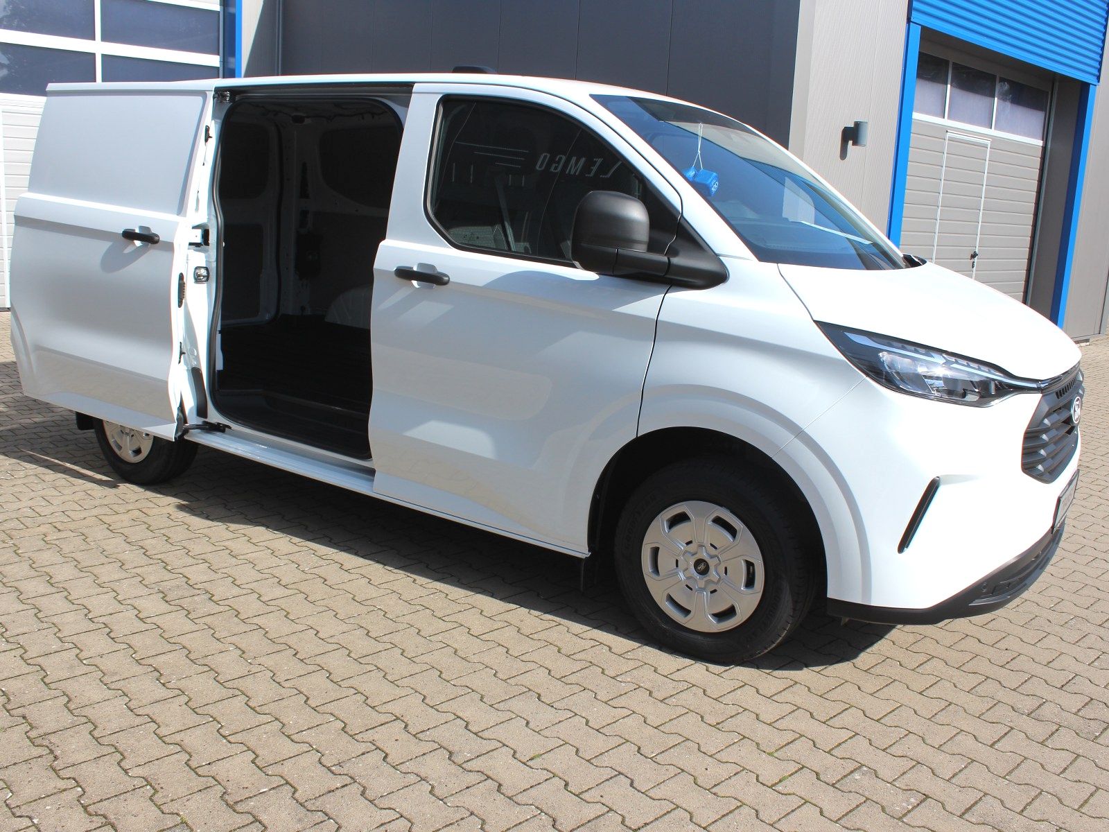 Fahrzeugabbildung Ford Transit Custom 320 L1 Trend FWD Plug-in Hybrid