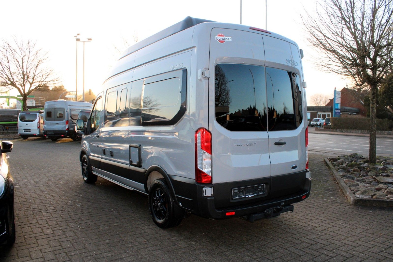Fahrzeugabbildung Bürstner Ford SIGNEO Schlafdach Automatik SOFORT