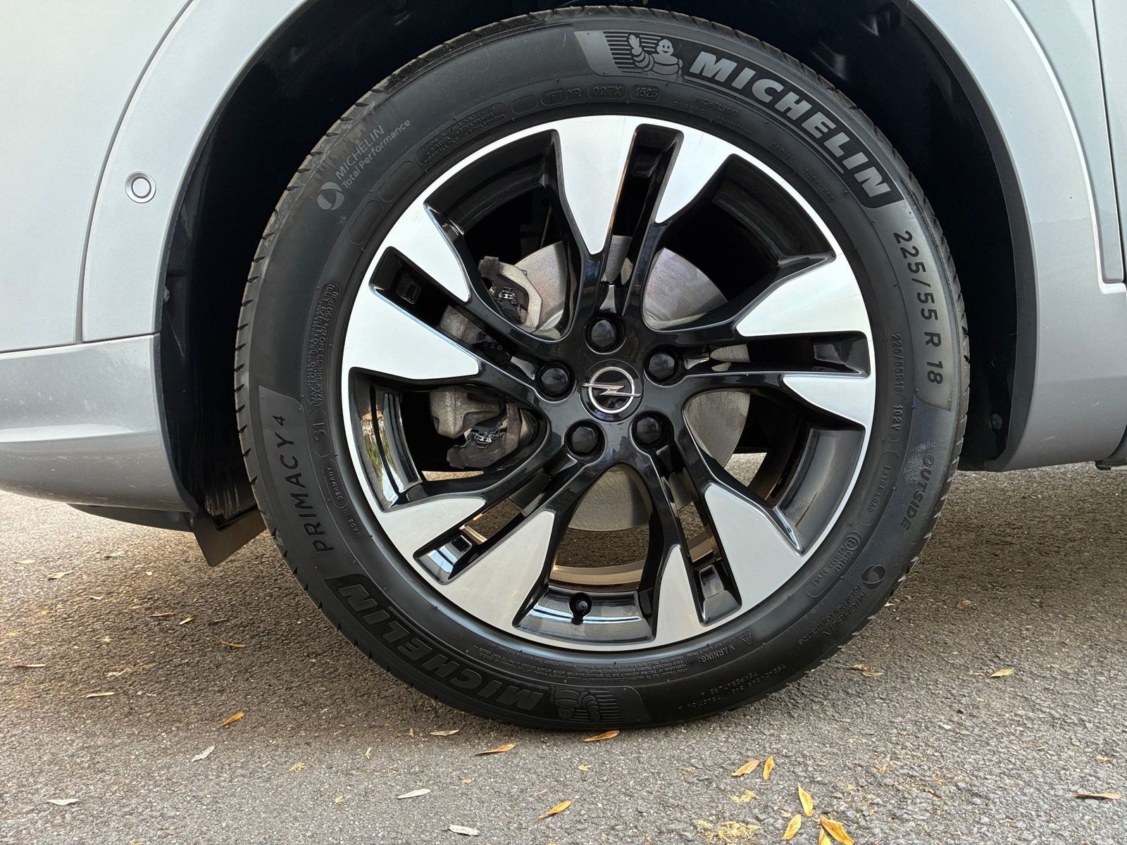 Fahrzeugabbildung Opel Grandland 1.2 Turbo Elegance 360,KlimaA,LED,Navi