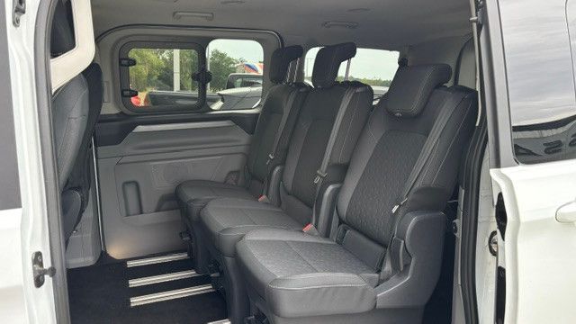 Fahrzeugabbildung Ford Tourneo Custom Bus 320 L1 Tourneo Titanium 8Sitz