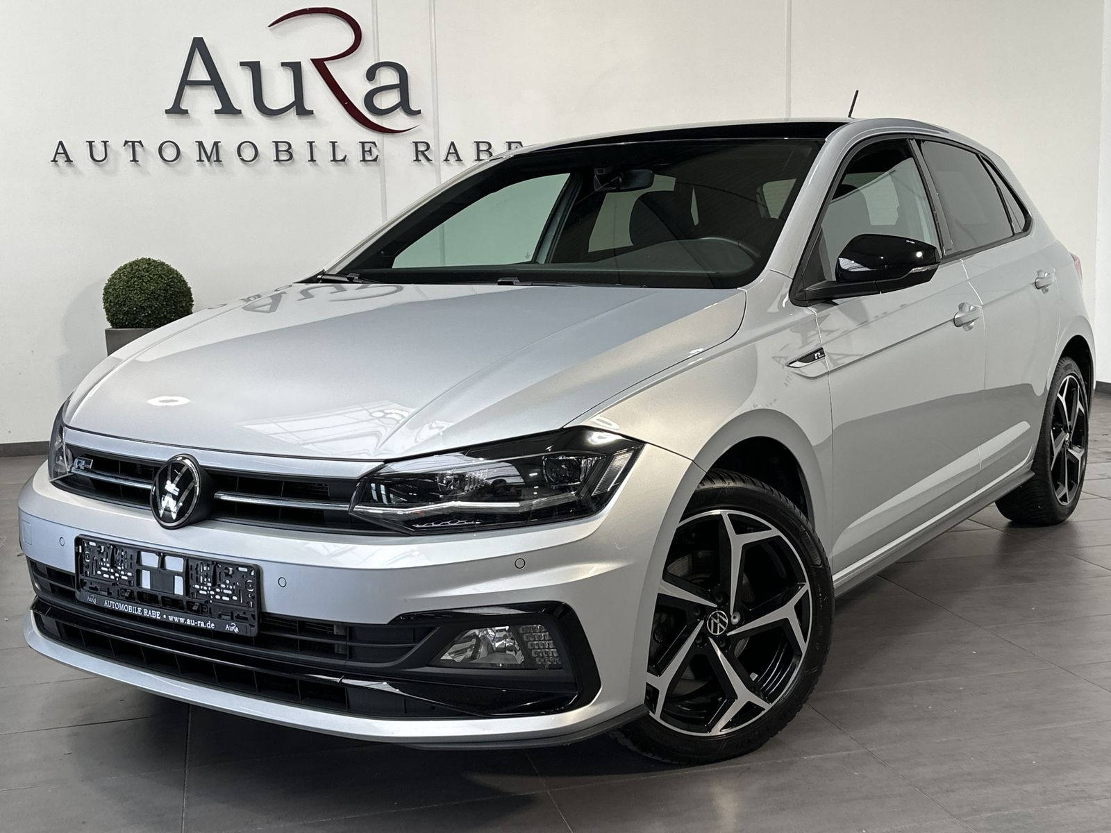 Fahrzeugabbildung Volkswagen Polo 1.0 TSI DSG R-Line NAV+LED+DIGDISPLAY+BEATS