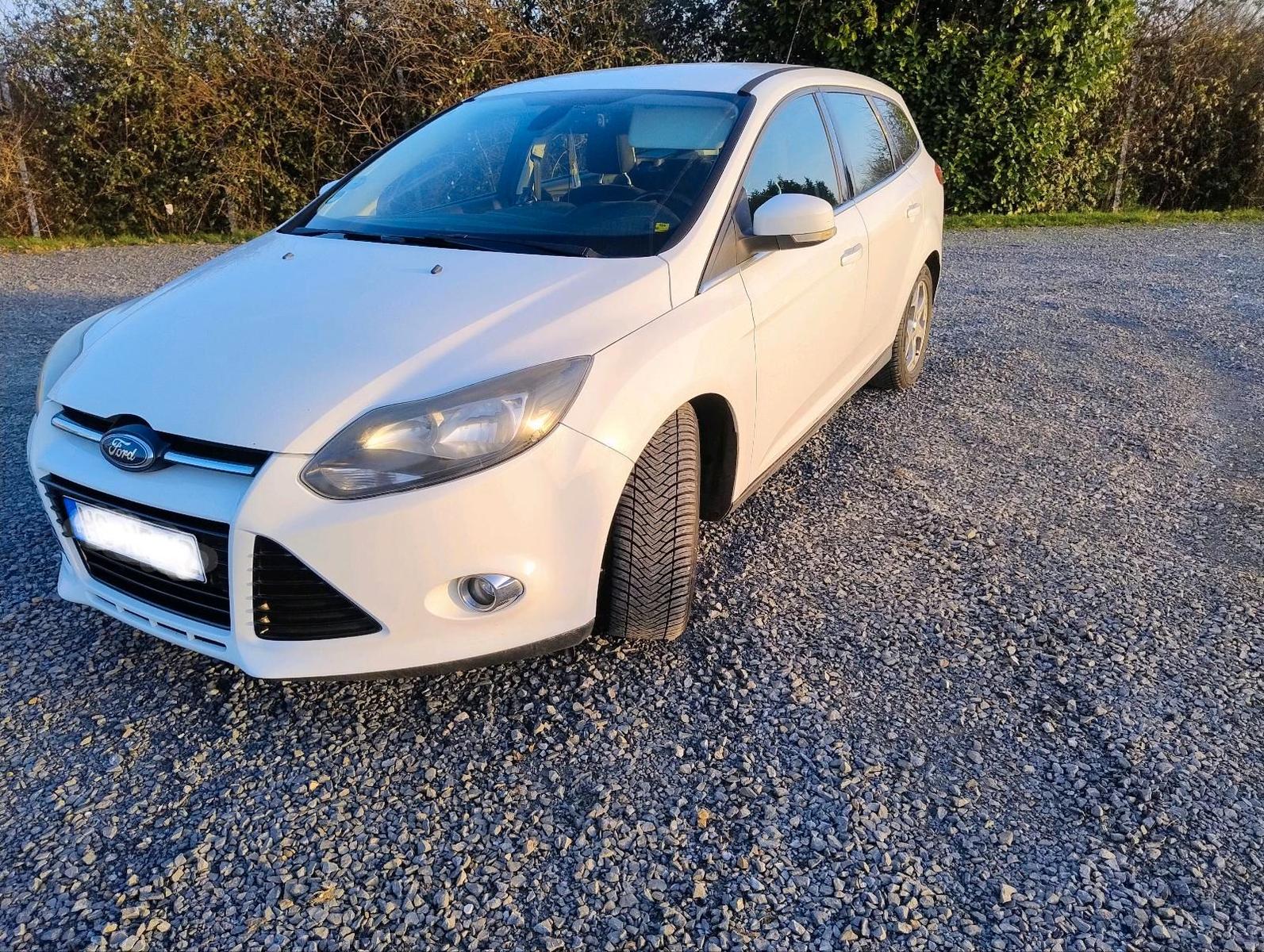 Ford Focus 2012 — rear view