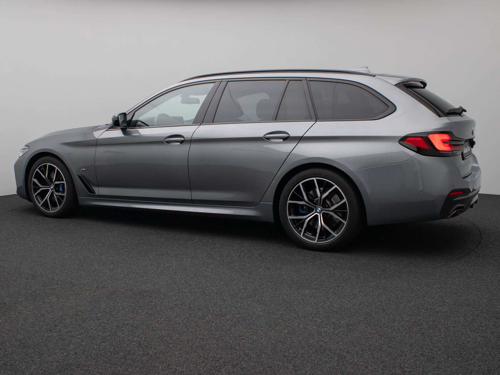 Fahrzeugabbildung BMW 530i M Sport Panorama 360°Laser HUD DAB H/K 19"