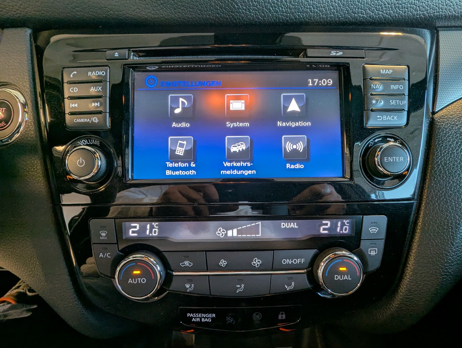 NISSAN Qashqai 1.6 DIG Tekna+ Pano Bose 360° Memory 19" - Image 26