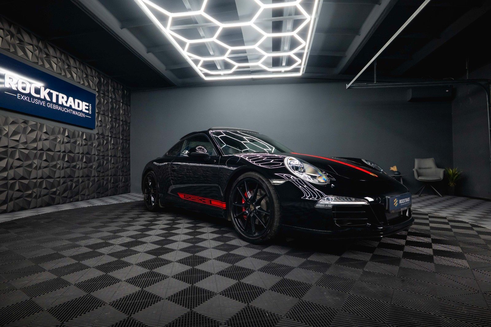 Fahrzeugabbildung Porsche 991 911 Carrera S GTS Black Design Chrono *Pano*