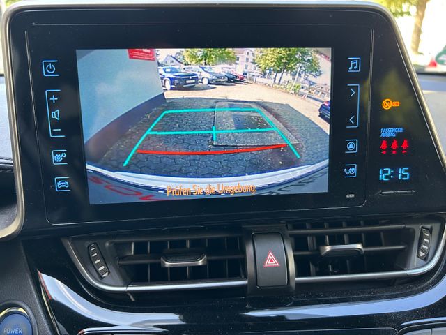 Fahrzeugabbildung Toyota C-HR Hybrid Team D+Kamera+Navi+LED+BT+PDC+SHZ+BC