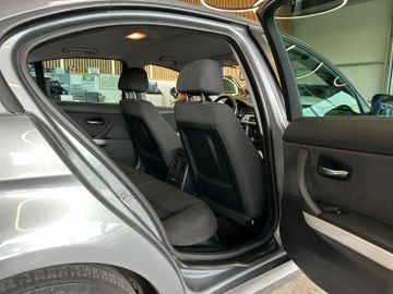 MYAUTOCENTER – Gebraucht- und Jahreswagen mit Werkstattservice in Pfaffenhofen BMW 318 *Klima*TÜV1027*KLIMA*PDC*