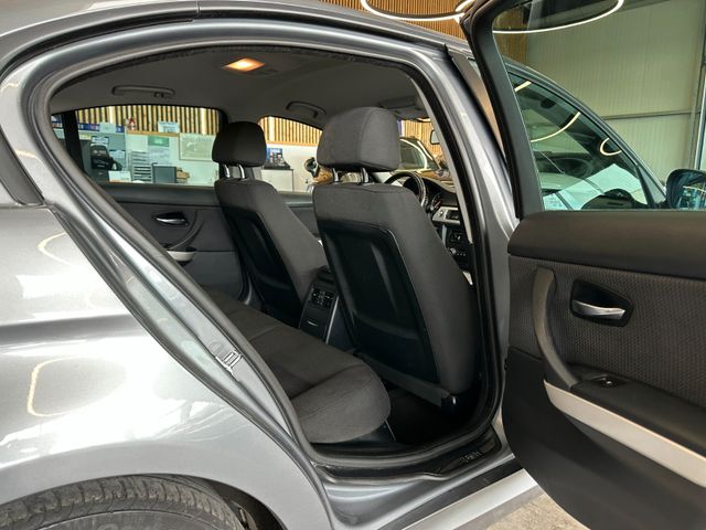 MYAUTOCENTER – Gebraucht- und Jahreswagen mit Werkstattservice in Pfaffenhofen BMW 318 *Klima*TÜV1027*KLIMA*PDC*