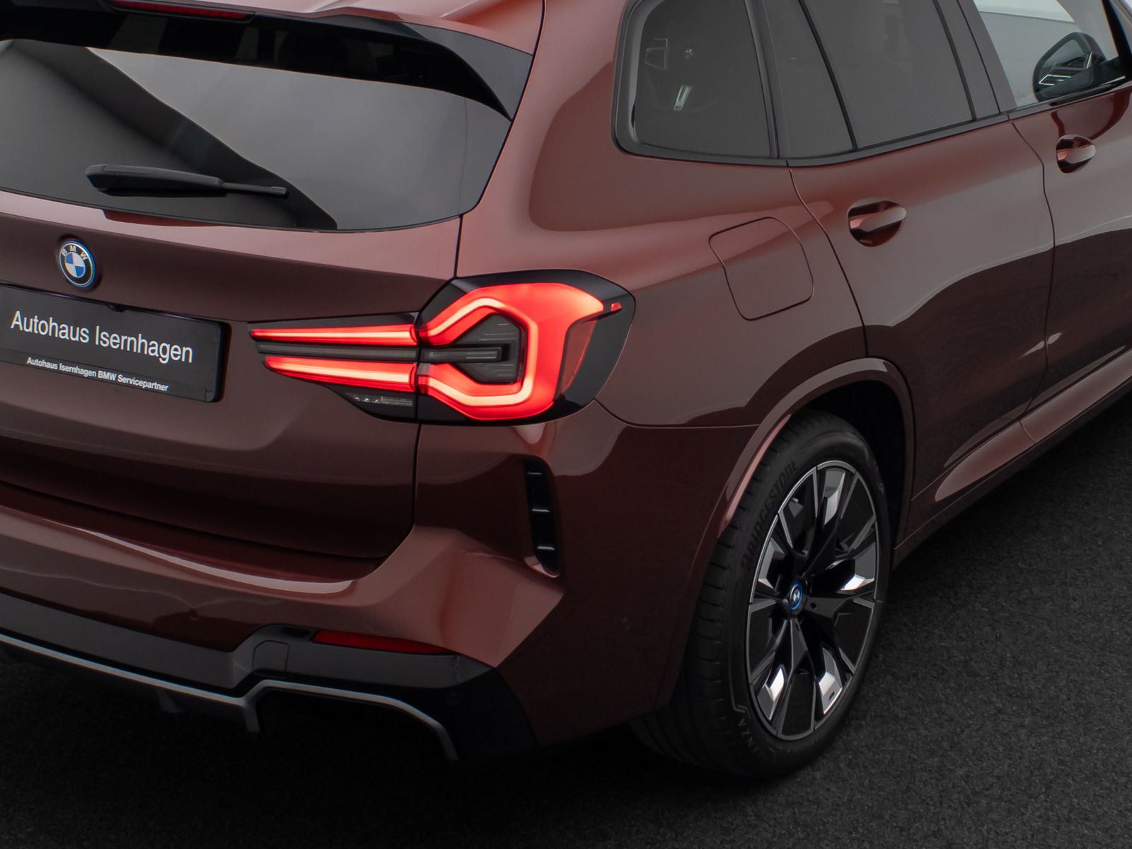 Fahrzeugabbildung BMW iX3 IMPRESSIVE H/K HUD AHK 360° Panorama 20Zoll
