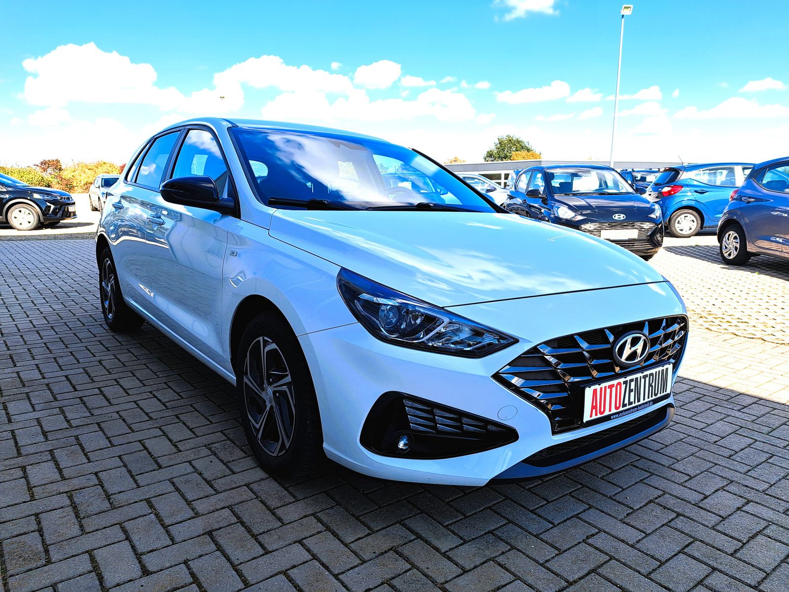 Fahrzeugabbildung Hyundai i30 Intro Edition 159PS WINTERPAKET KAMERA