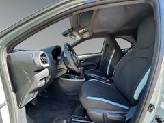 TOYOTA Aygo X Teamplayer