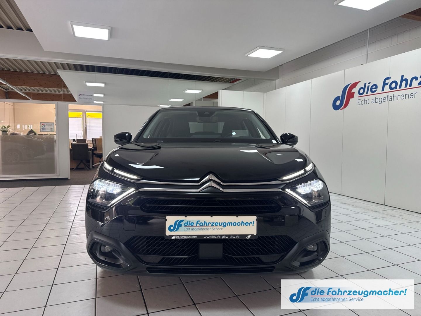 Fahrzeugabbildung Citroën C4 X e- Shine HUD Navi Digitales Cockpit Soundsy