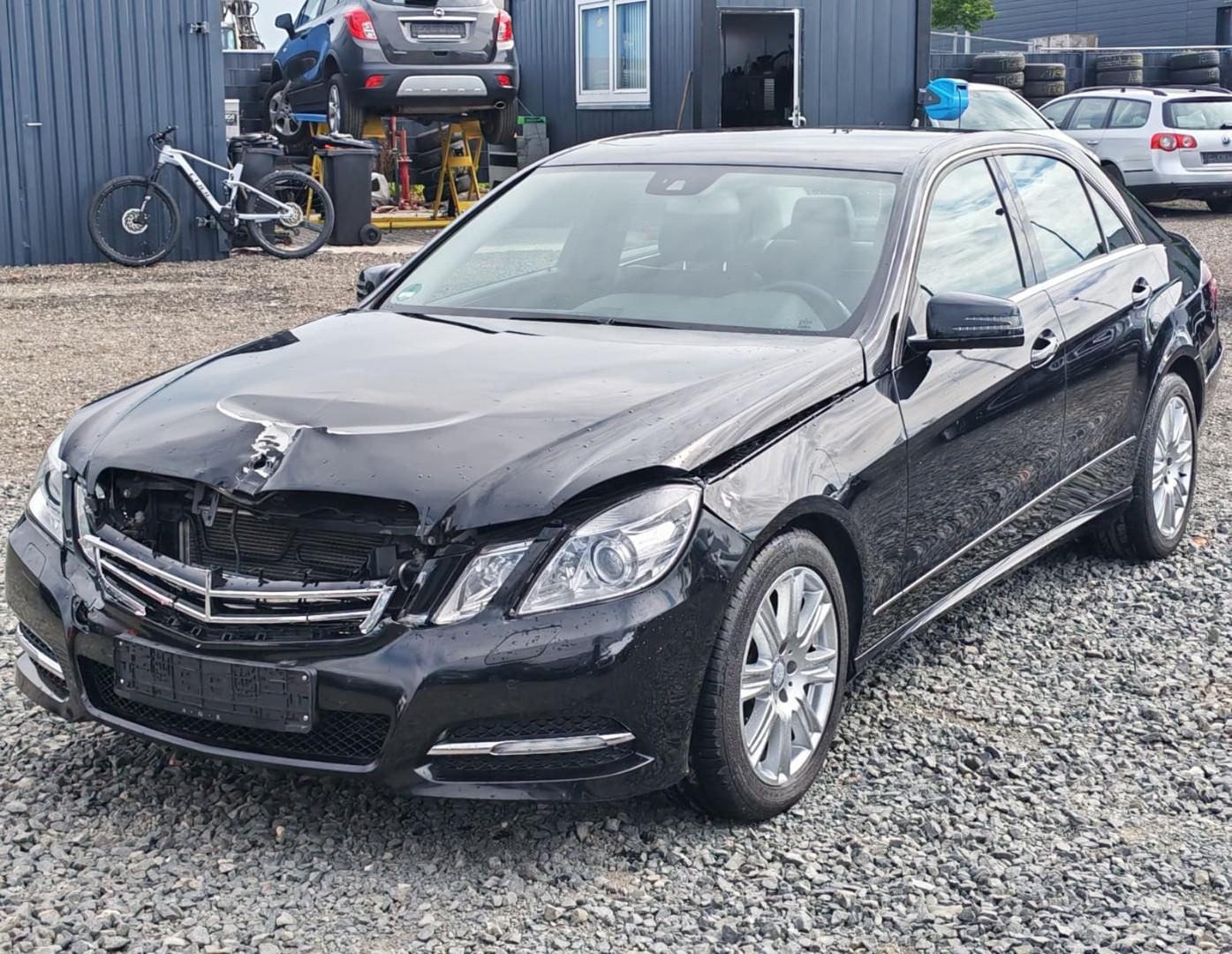 Mercedes-Benz E 200 1.8 - AUTOMATIK - XENON - EU5