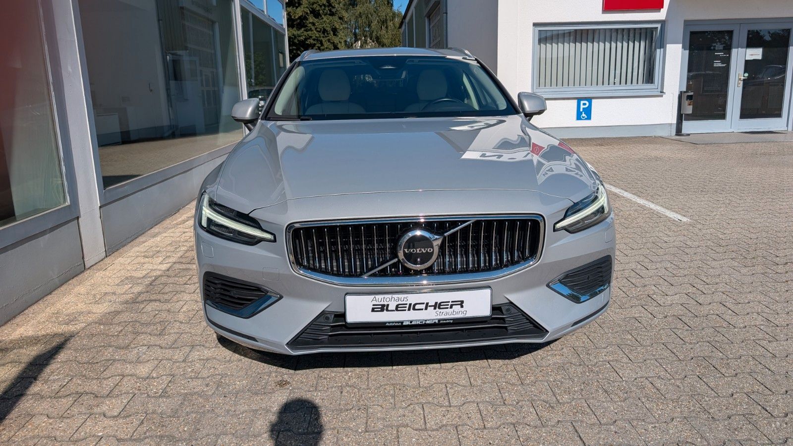 Fahrzeugabbildung Volvo V60 T8 Plug-in Hybrid | AHK | ACC | Kamera