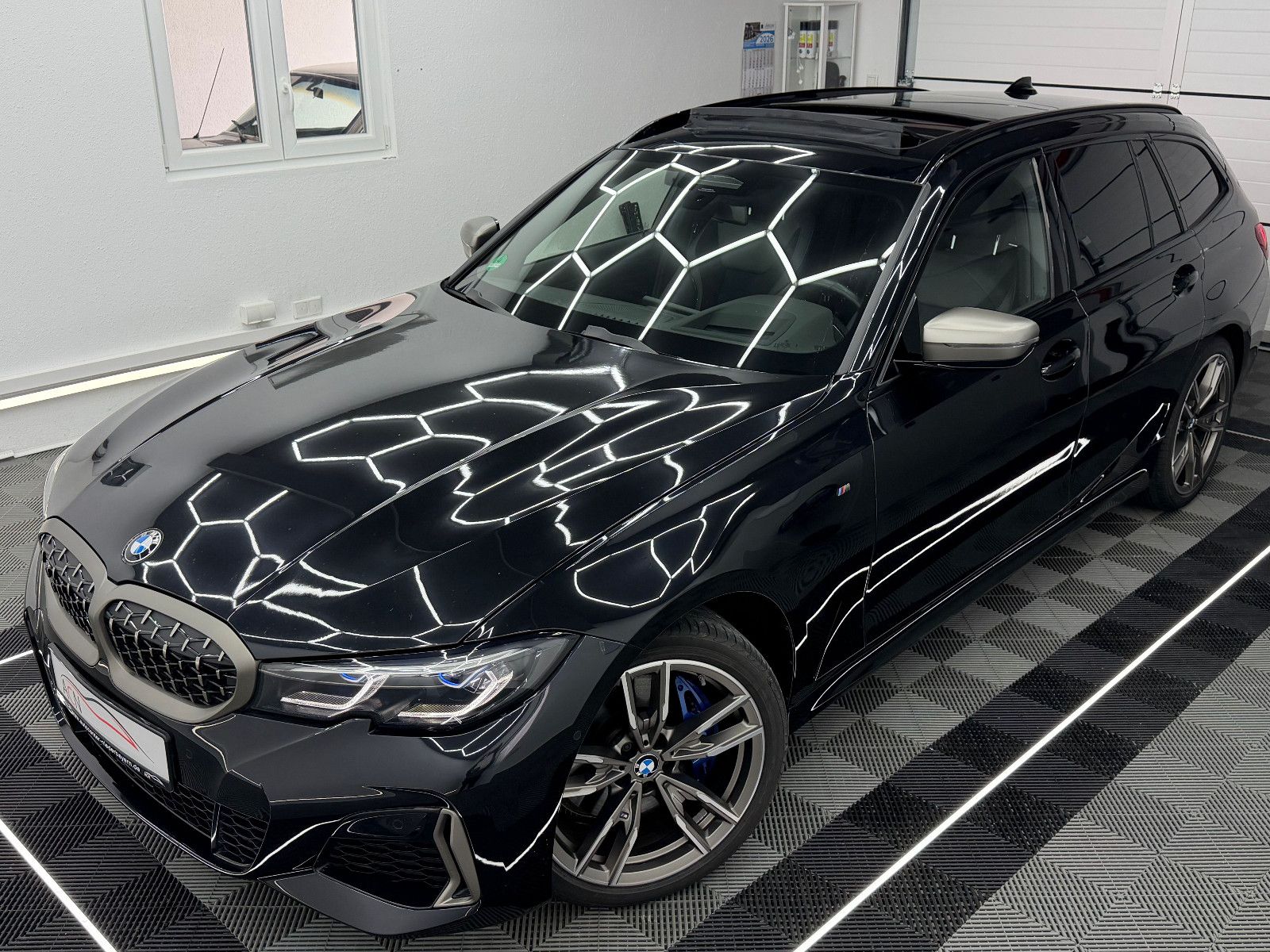 Fahrzeugabbildung BMW M340 i xDrive/PANO/HuD/H&K/VRTL/LASER/DE FZG