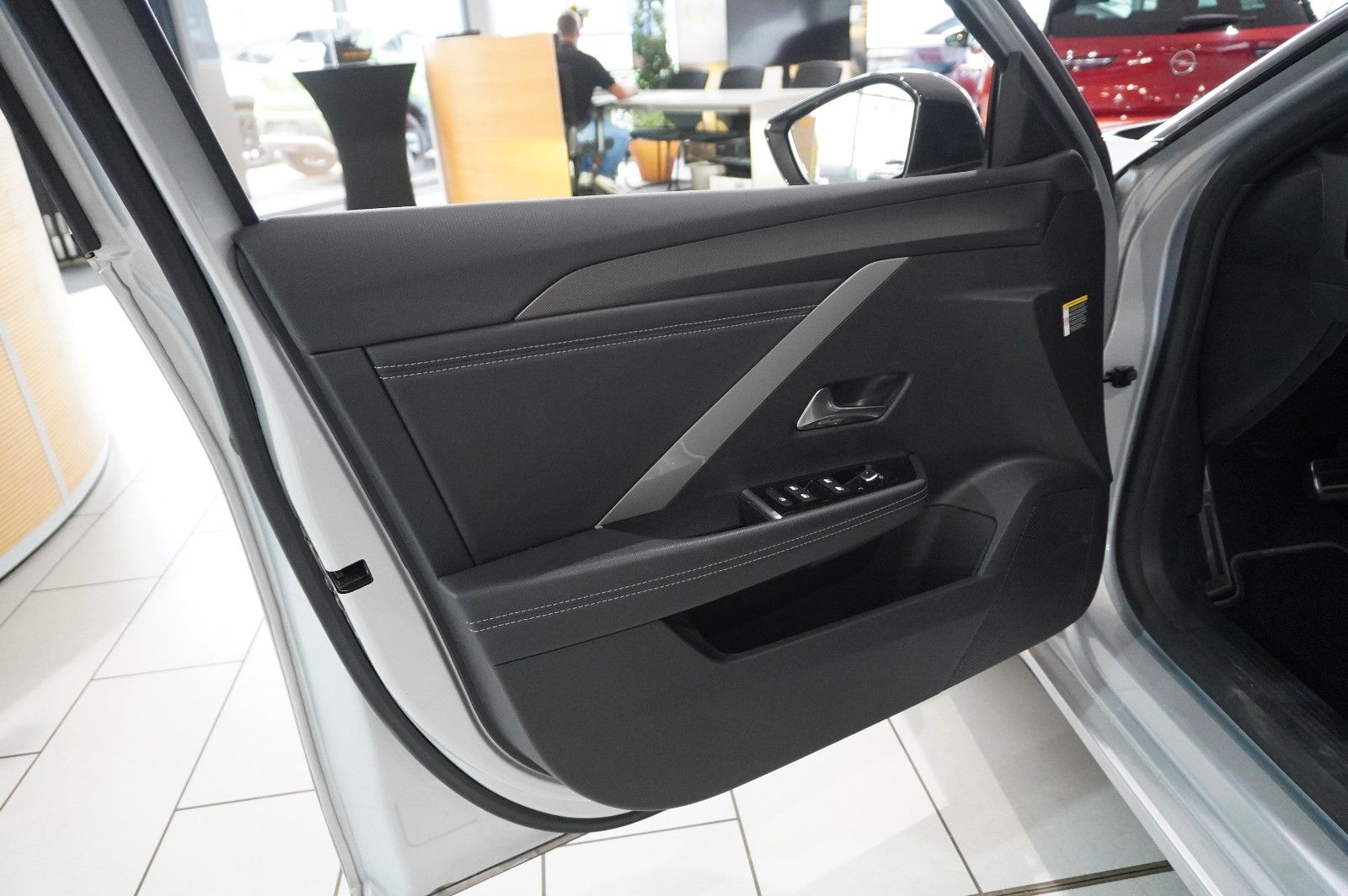 Fahrzeugabbildung Opel Astra L Lim. 1.6 HYBRID GS SPORT NAVI/360°/SPORT