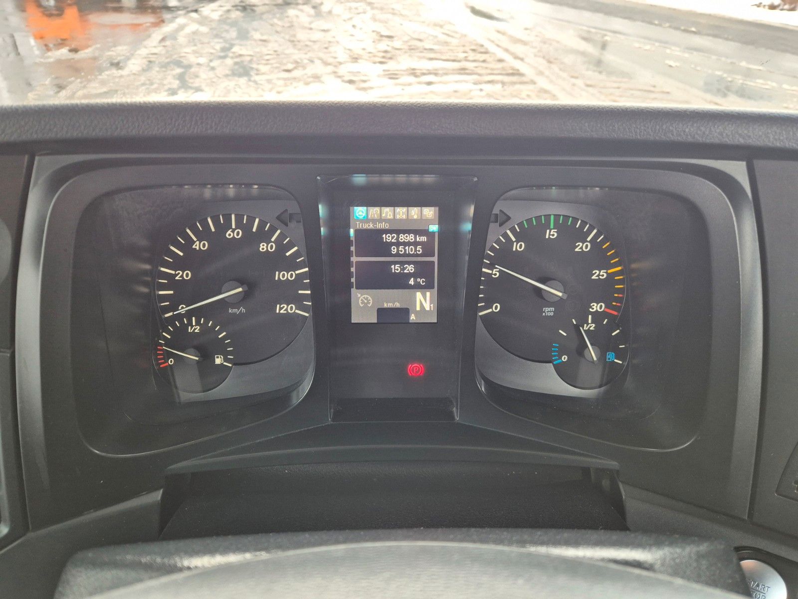 Fahrzeugabbildung Mercedes-Benz Arocs 1832 K 4x2 Palfinger PST14 TEC-25 Funk AHK