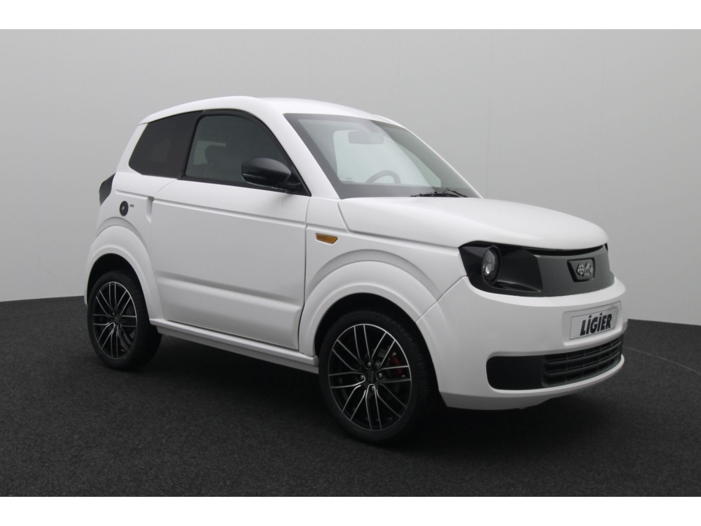 Fahrzeugabbildung Ligier MYLI I.DEAL Fahren ab 15 Leasing 199 Eur. MTL