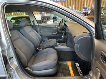 Volkswagen Passat*SZHZ*KLIMAAUTOMATIK*TÜV 092028*