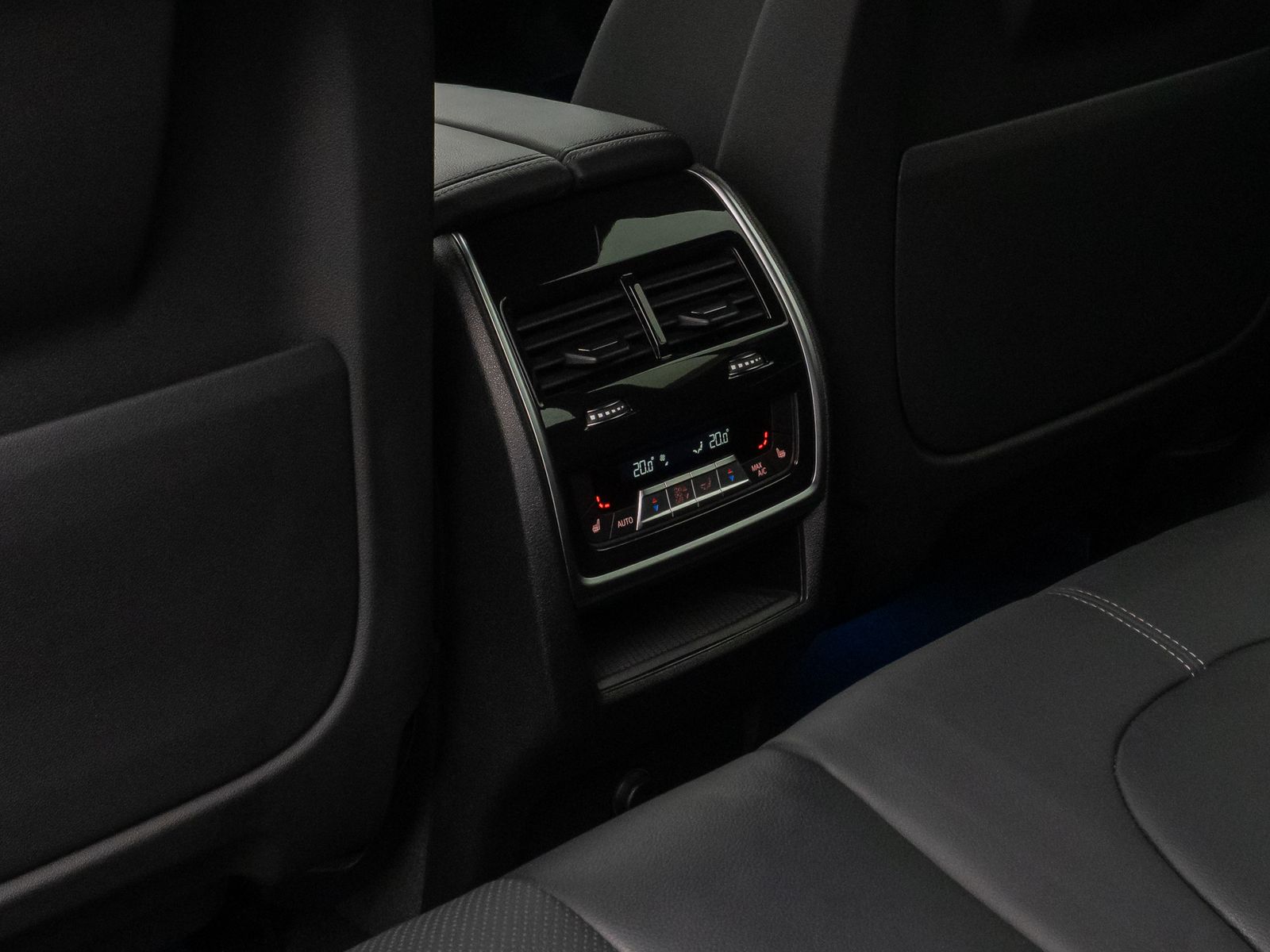 Fahrzeugabbildung BMW X5 xD45e M Sport Laser 360° HUD DAB HiFi 22Zoll