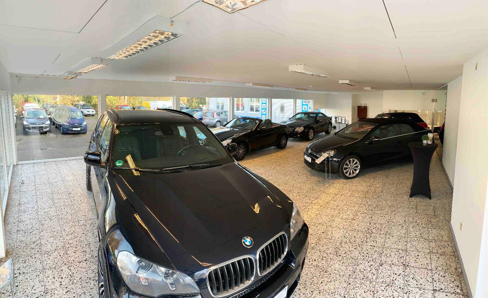 showroom-image-top