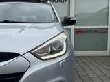 Hyundai ix35 2.0 CRDI Style AWD/KAMERA/PANO/AHK/VOLLEDER - Hyundai ix35: 2.0