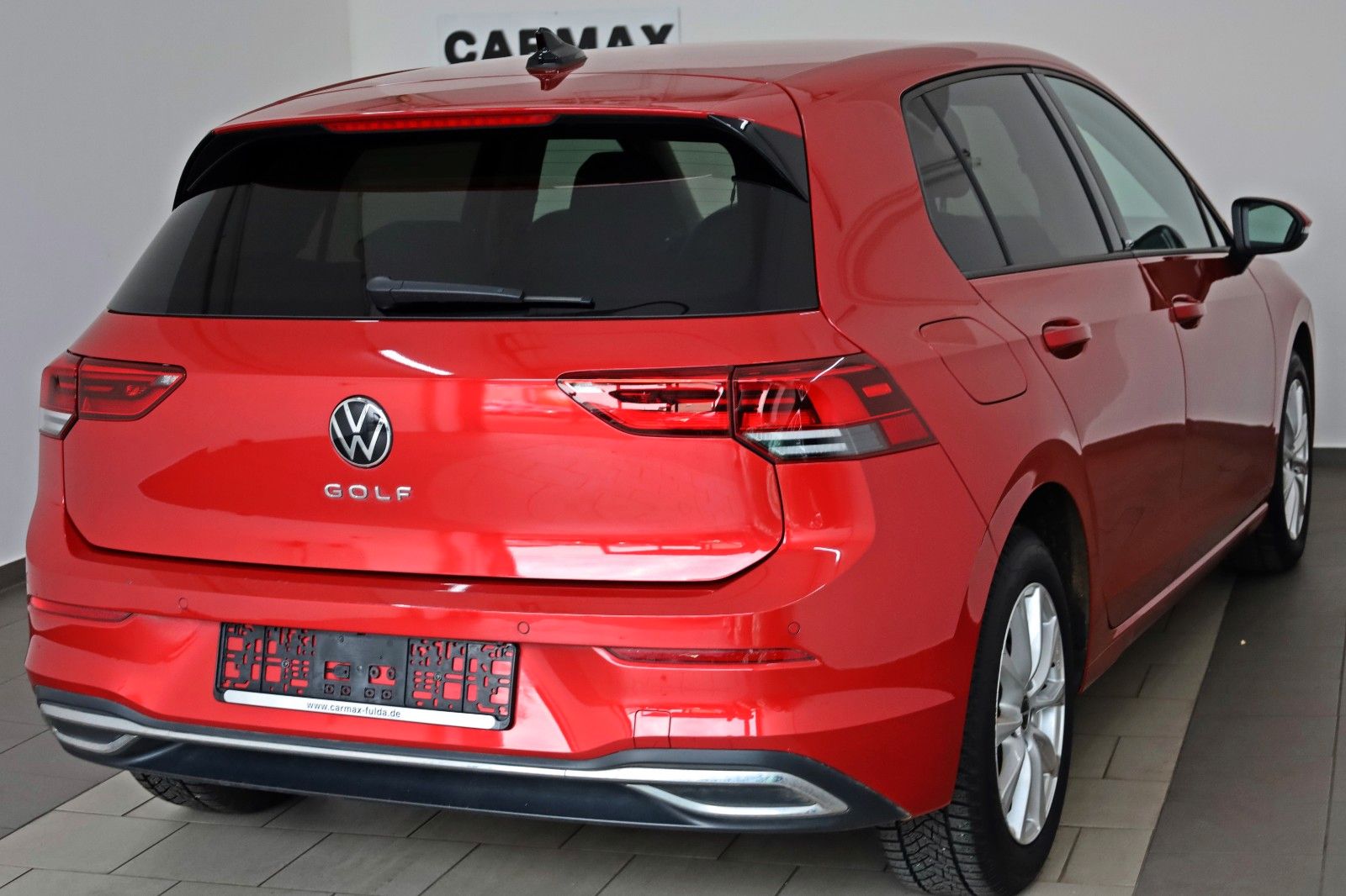Fahrzeugabbildung Volkswagen Golf VIII Lim. Active Navi,LED,SH,PDC,ACC,SR+WR