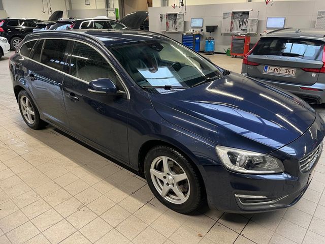 Volvo V60 Summum/Dig.Tacho/Leder/Navi/Cruise/Pdc/Ahk/