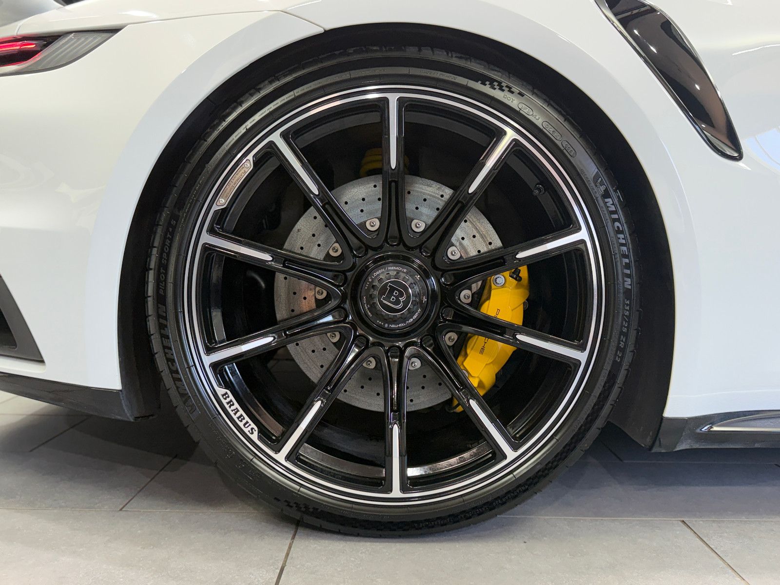 Fahrzeugabbildung Porsche 992 Turbo S|AERO-PAKET|BRABUS|BOSE|ACC|KW