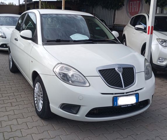 Lancia Ypsilon 1.2 69 CV Argento