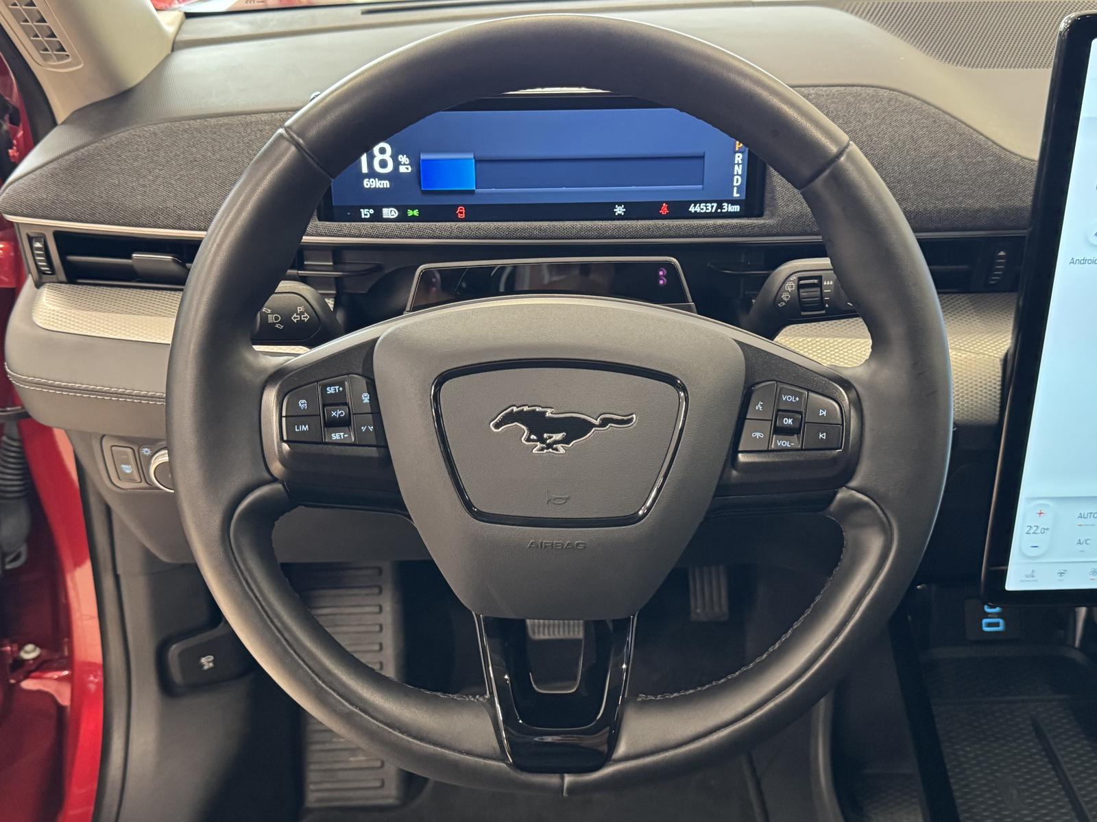 Ford MACH-E 75 kWh Pano Leder LED Navi R.Cam ACC PDC 