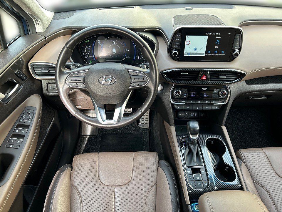 Fahrzeugabbildung Hyundai SANTA FE SEVEN 2.2 CRDi 4WD 8AT PREMIUM PANO 1HD