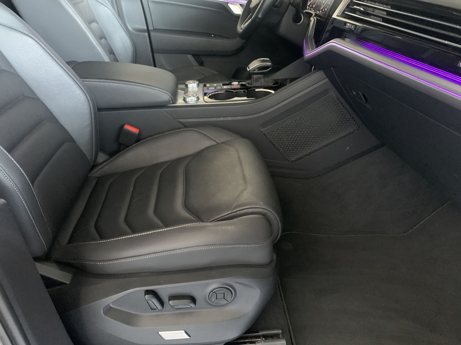 Fahrzeugabbildung Volkswagen Touareg R-Line*4Motion*Leder*AHK*STHZ*Cam*