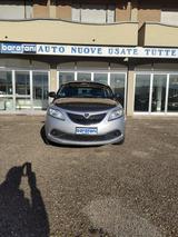 Lancia Ypsilon 1.2 69 CV 5 porte Silver - silberne Lancia Ypsilon