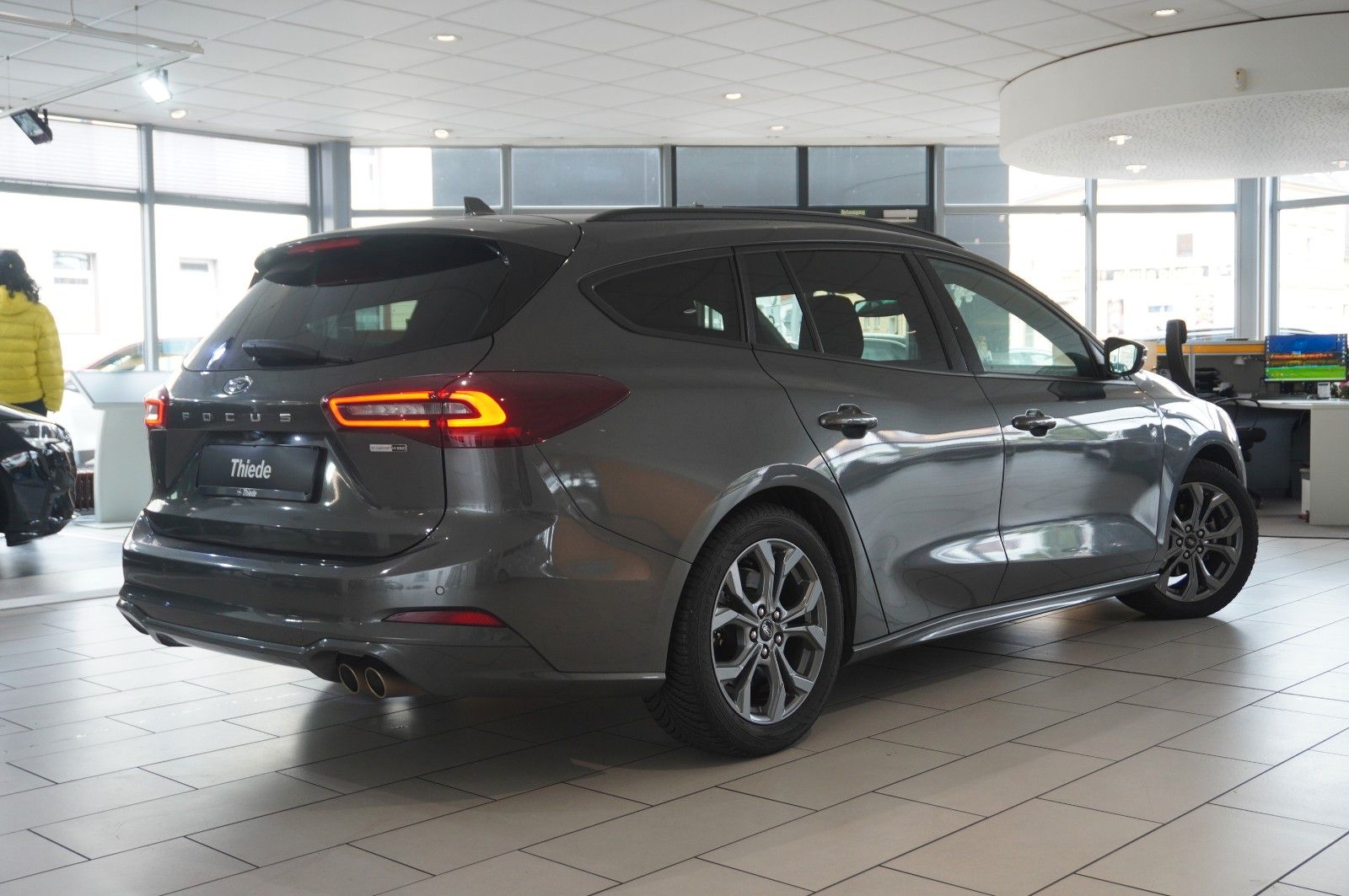 Fahrzeugabbildung Ford Focus Turnier 1.0 ST-LINE X NAVI/LED/KAMERA/DAB+