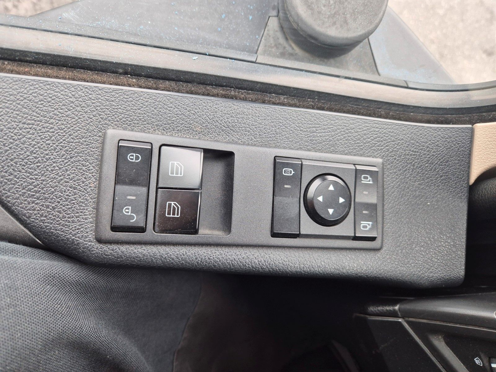 Fahrzeugabbildung Mercedes-Benz Actros 2653 LS 6x4 Retarder 120.000kg