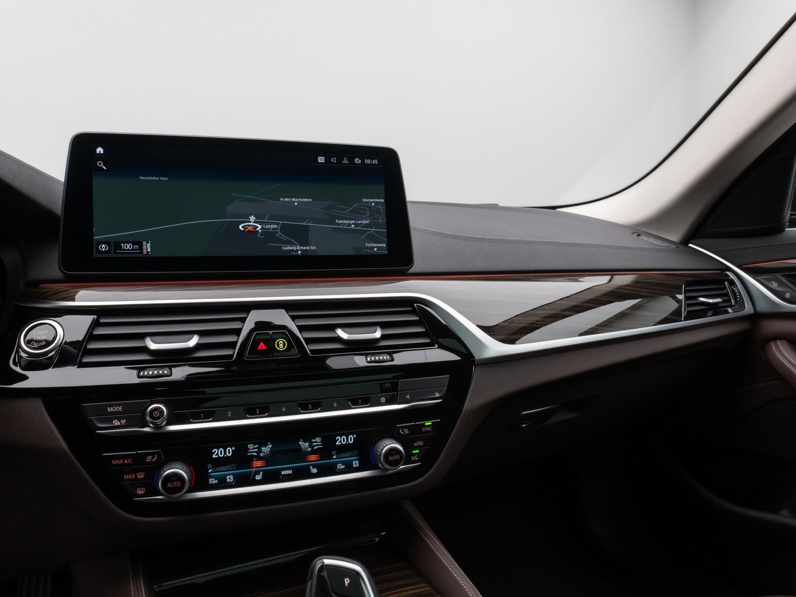 Fahrzeugabbildung BMW 530d xD Luxury Line Panorama HUD Individual 19Zl