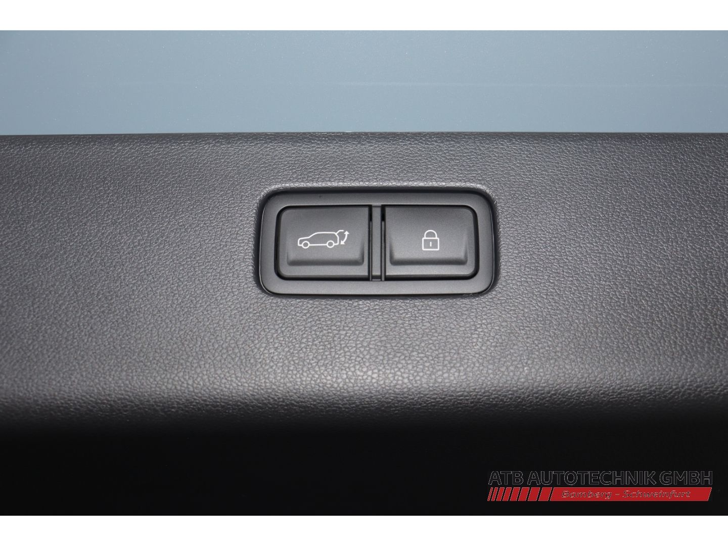 Fahrzeugabbildung Hyundai IONIQ 9 7-Sitzer MY26 110 kWh 307 PS 4WD UNIQ